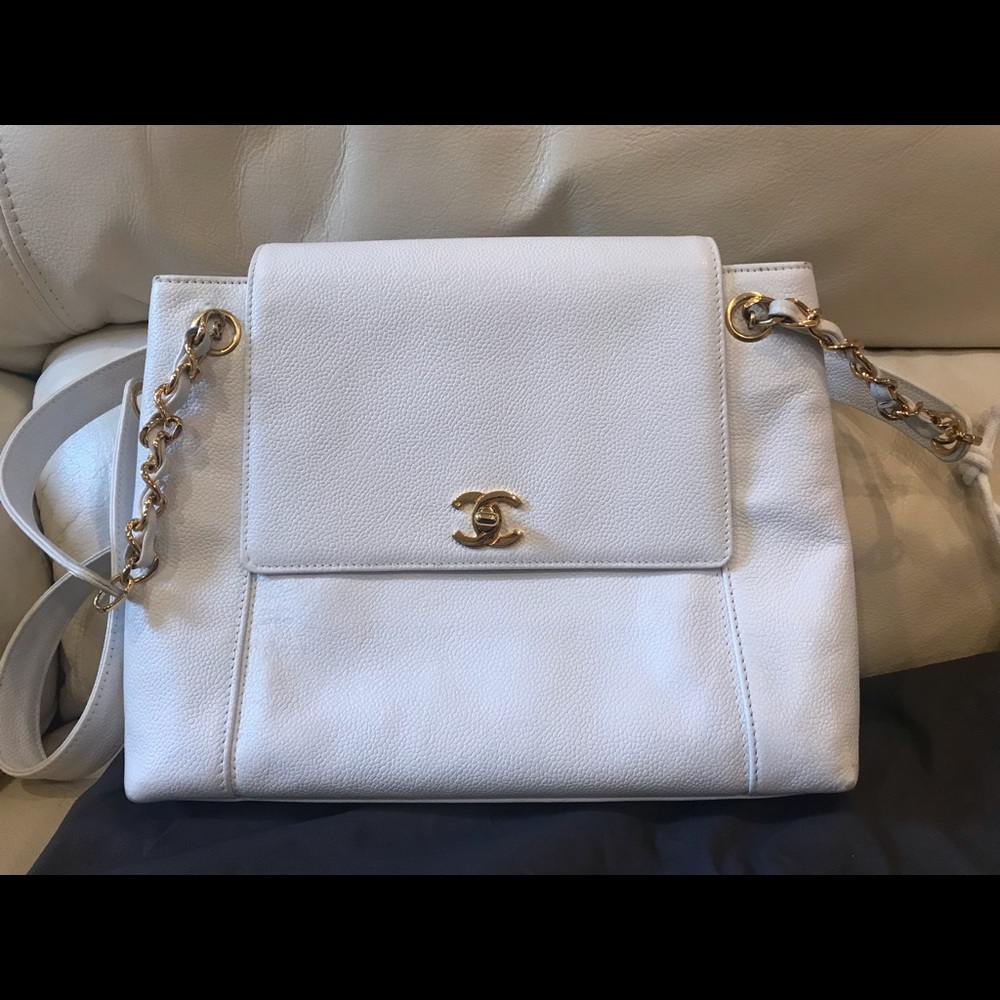Chanel Vintage white caviar bag